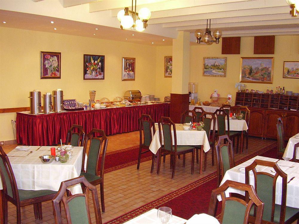 Hotel Esztergom Nhà hàng bức ảnh